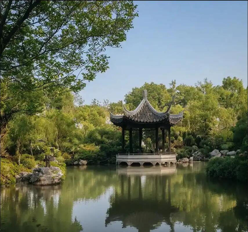 重庆白山餐饮有限公司